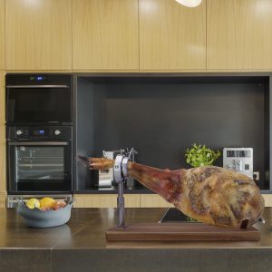 Jamonero Giratorio de Madera de Acacia - Image 7