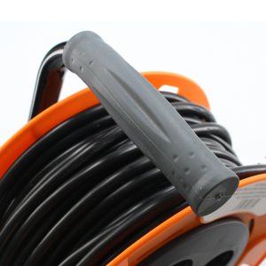 Bobina enrollable de 50 metros y cuatro enchufes - Image 3